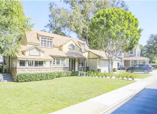 Xay-nha-tron-goi-biet-thu-khung-thep