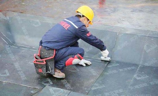 quy-trinh-thi-cong-chong-tham