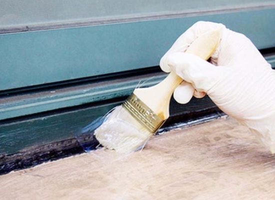 Thi-cong-ke-chong-tham-trong-suot