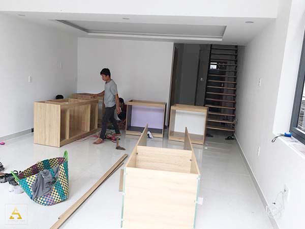 Xuong-thi-cong-noi-that-TPHCM