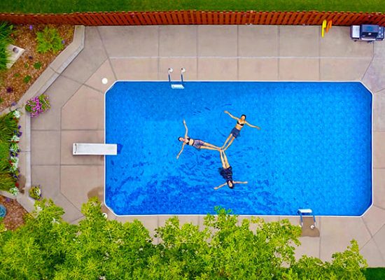 Cong-ty-thi-cong-ho-boi