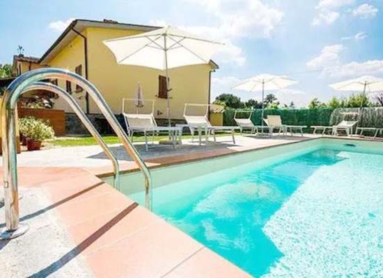 Thi-cong-be-boi-biet-thu