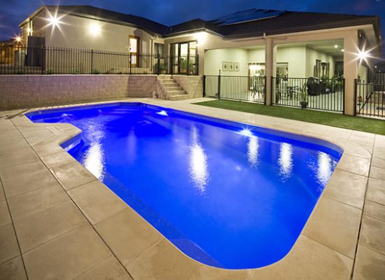 Thiet-ke-thi-cong-ho-boi-TPHCM