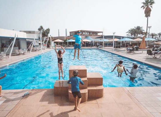 Thiet-ke-thi-cong-ho-boi-tai-TPHCM