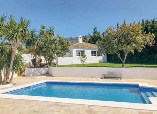 Cong-ty-thi-cong-ho-boi-TPHCM