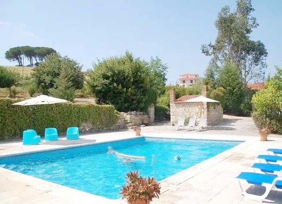 Thi-cong-ho-boi-tai-TPHCM