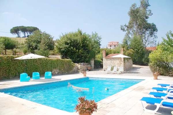 Thi-cong-ho-boi-tai-TPHCM