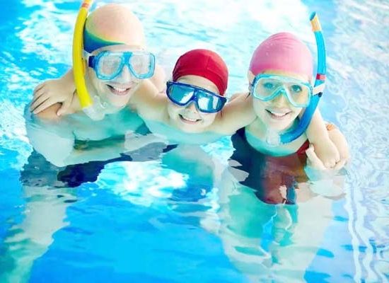 Trang-tri-ho-boi-gia-dinh