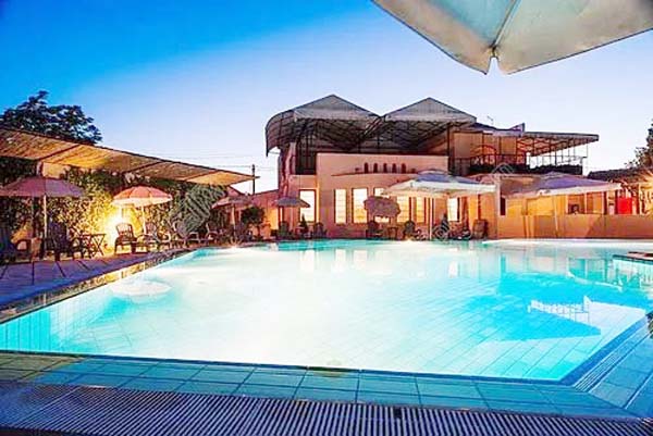 Be-boi-kinh-doanh-ngoai-troi