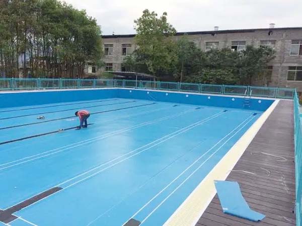 Thi-cong-chong-tham-be-boi